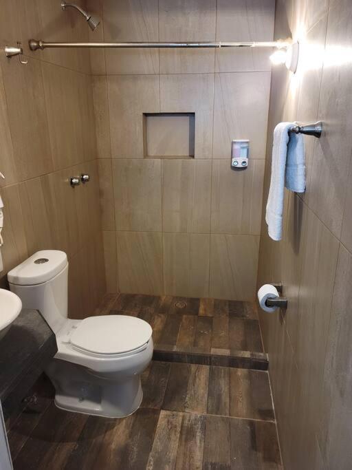 Апартаменты Departamento Privado7, 2 Camas Matri, Parking, Cocina Equipada, Wifi 65 Mb, 2 Climas,Centrico,Tv Smart Сьюдад-Вальес Экстерьер фото
